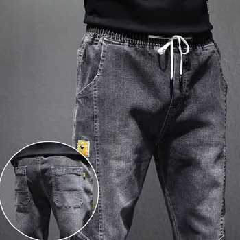 Новые джинсы весны и осени 2023 года Мужские свободные эластичные брюки с завязкой на талии Осенние джинсовые брюки Джинсы для мужчин Fall Guys Мужская одежда